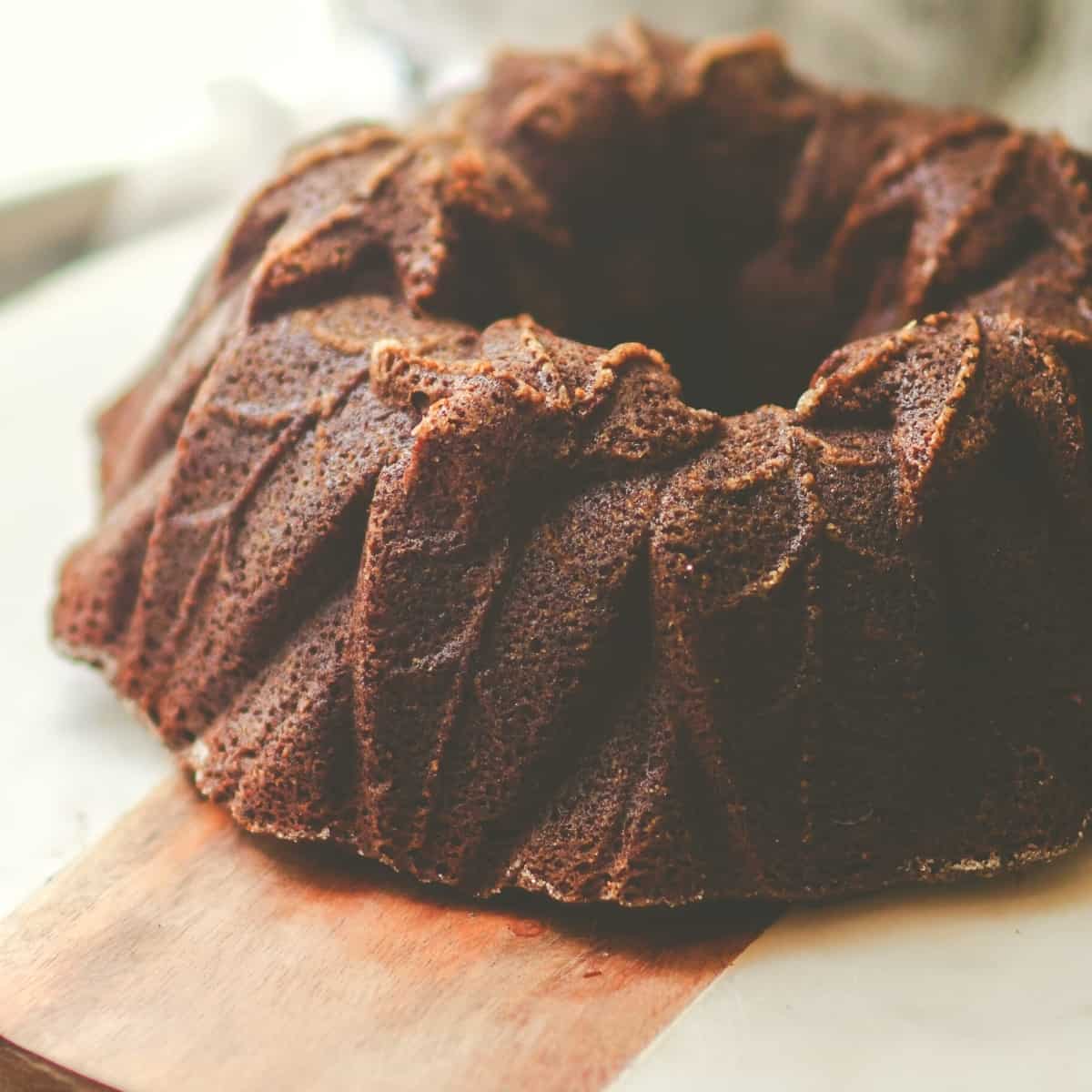 Traditional {& BEST} Pumpkin Bundt Cake