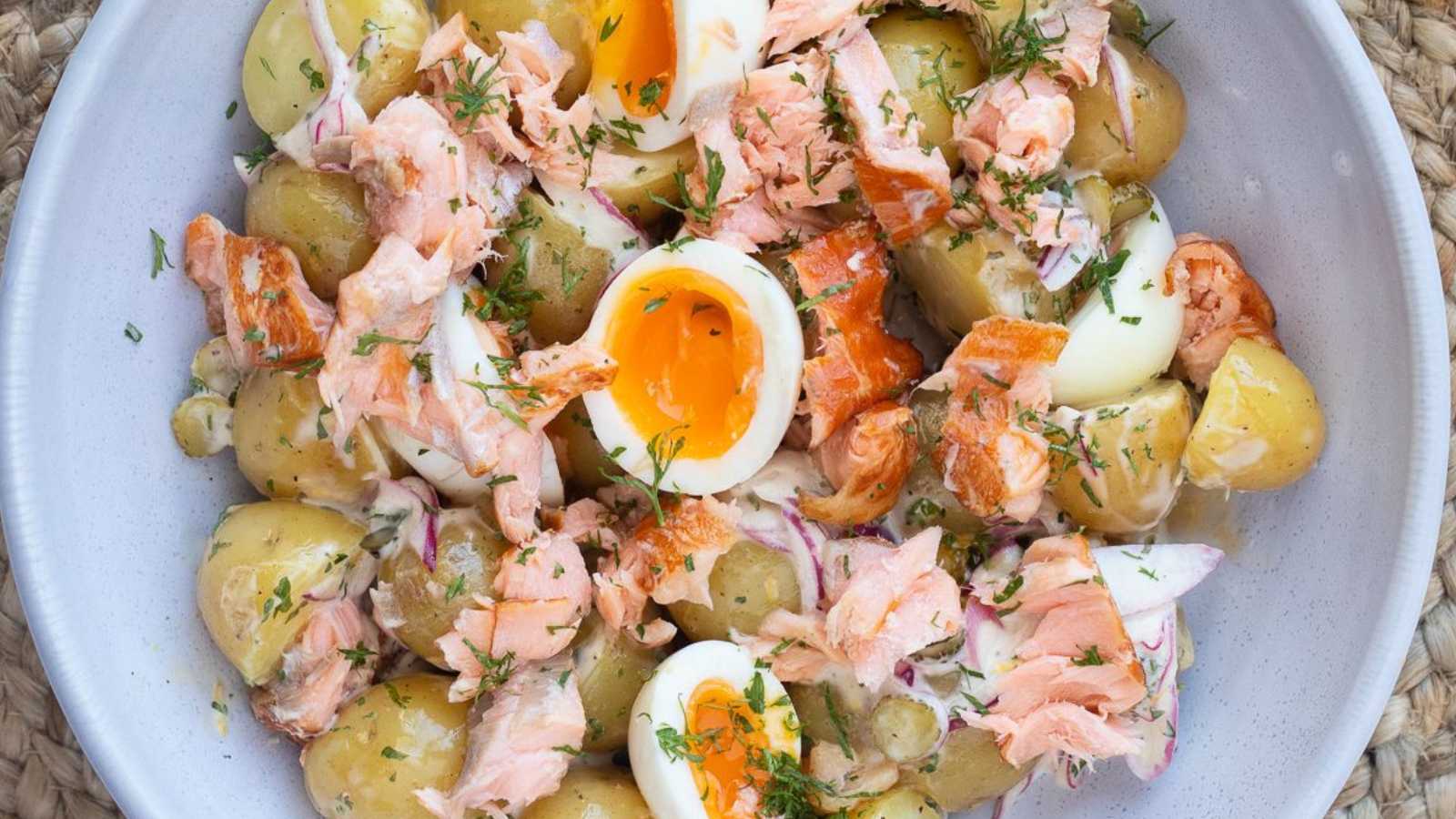 Boiled potatoes combined with smoked salmon and egg.