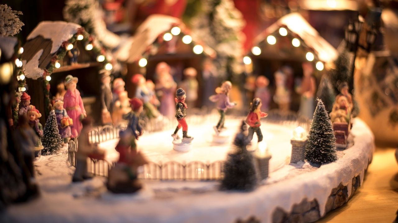 Mini Christmas village.